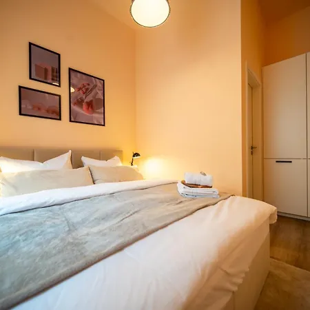 Apartment Llr Design Am Bahnhof - Palermo Peach